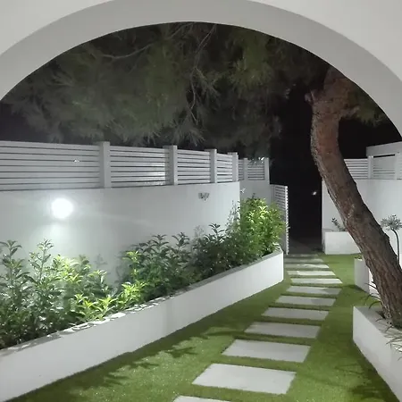 Malia Village 假日公园 维耶斯泰